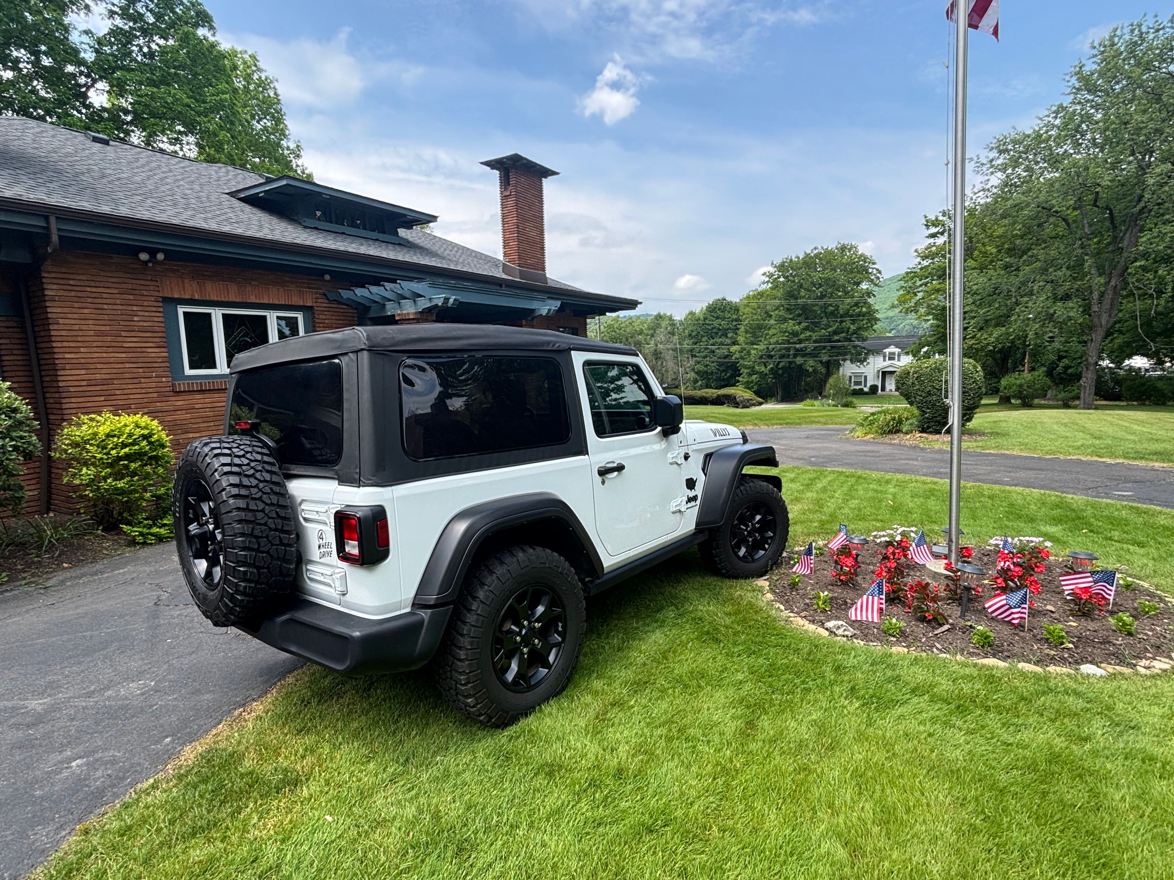 Used 2022 Jeep Wrangler Sport AWD/4WD image 4