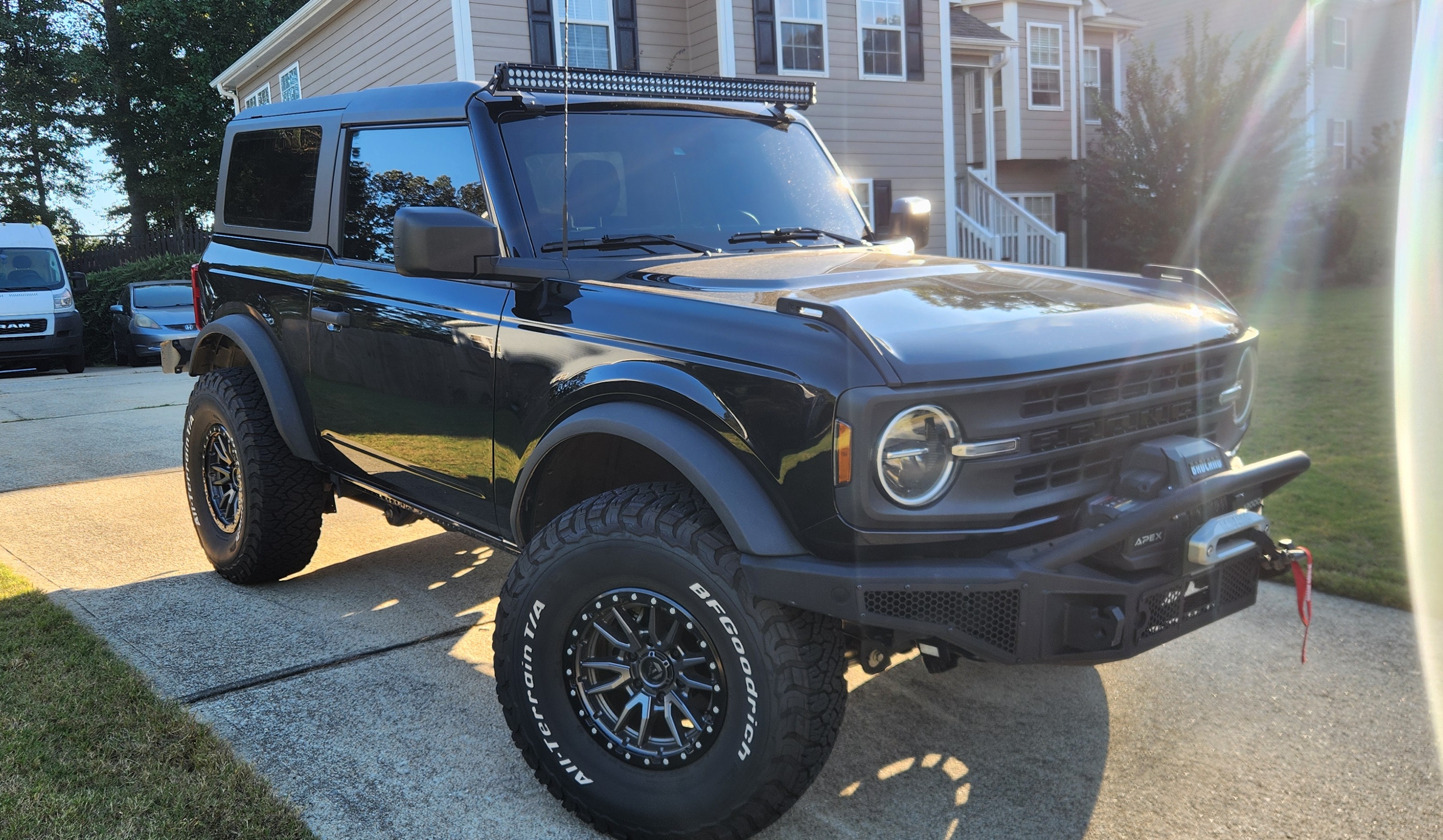 Used 2022 Ford Bronco 2-Door AWD/4WD image 1