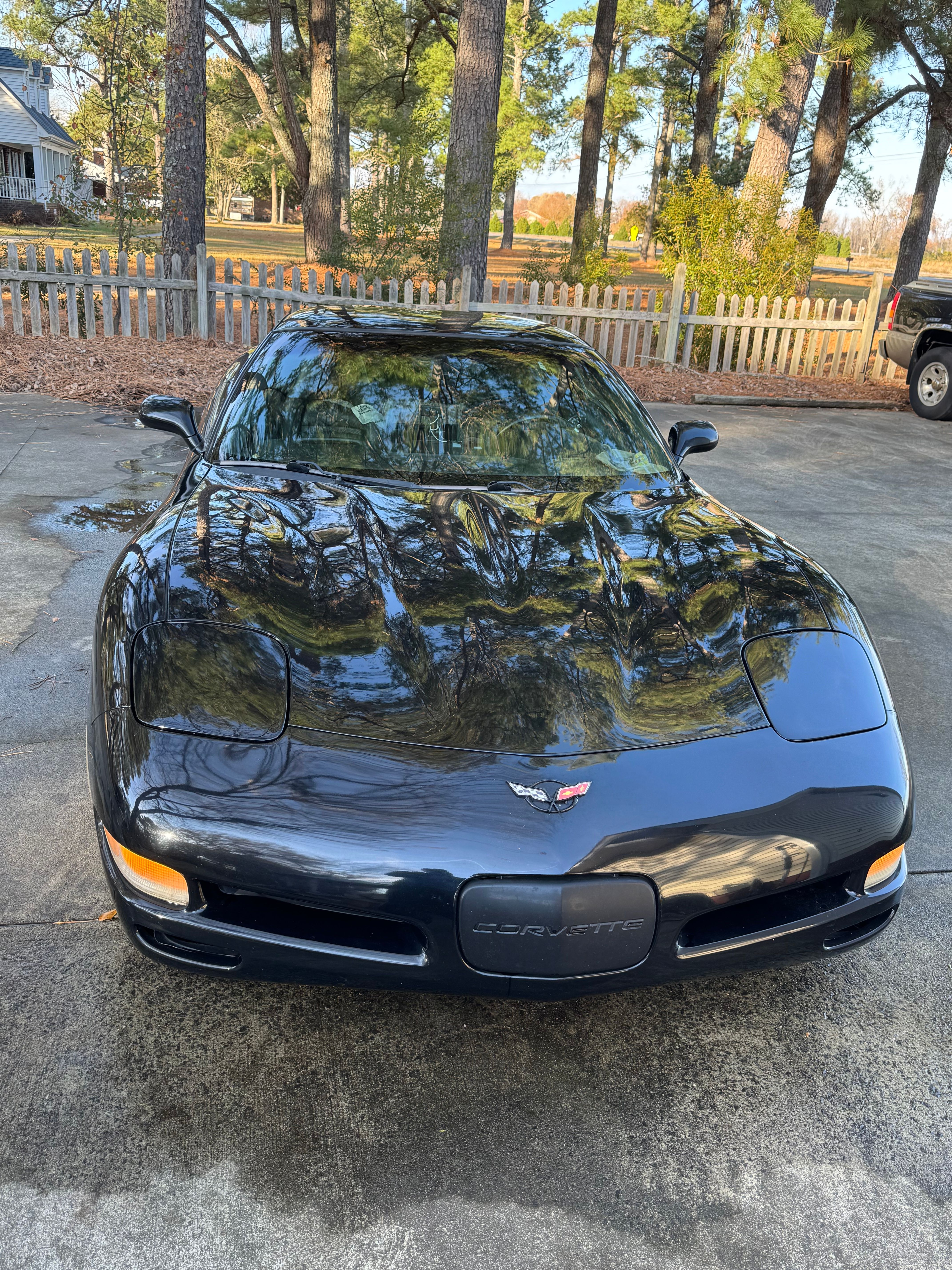 Used 2000 Chevrolet Corvette Coupe w/ Roof Pkg RWD image 1