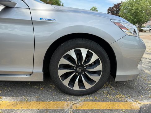 Used 2017 Honda Accord Touring image 24
