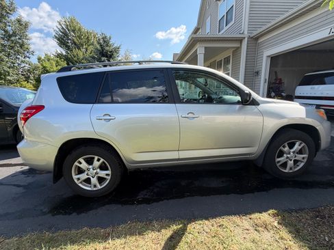 Used 2012 Toyota RAV4 4WD w/ Upgrade Value Pkg image 5