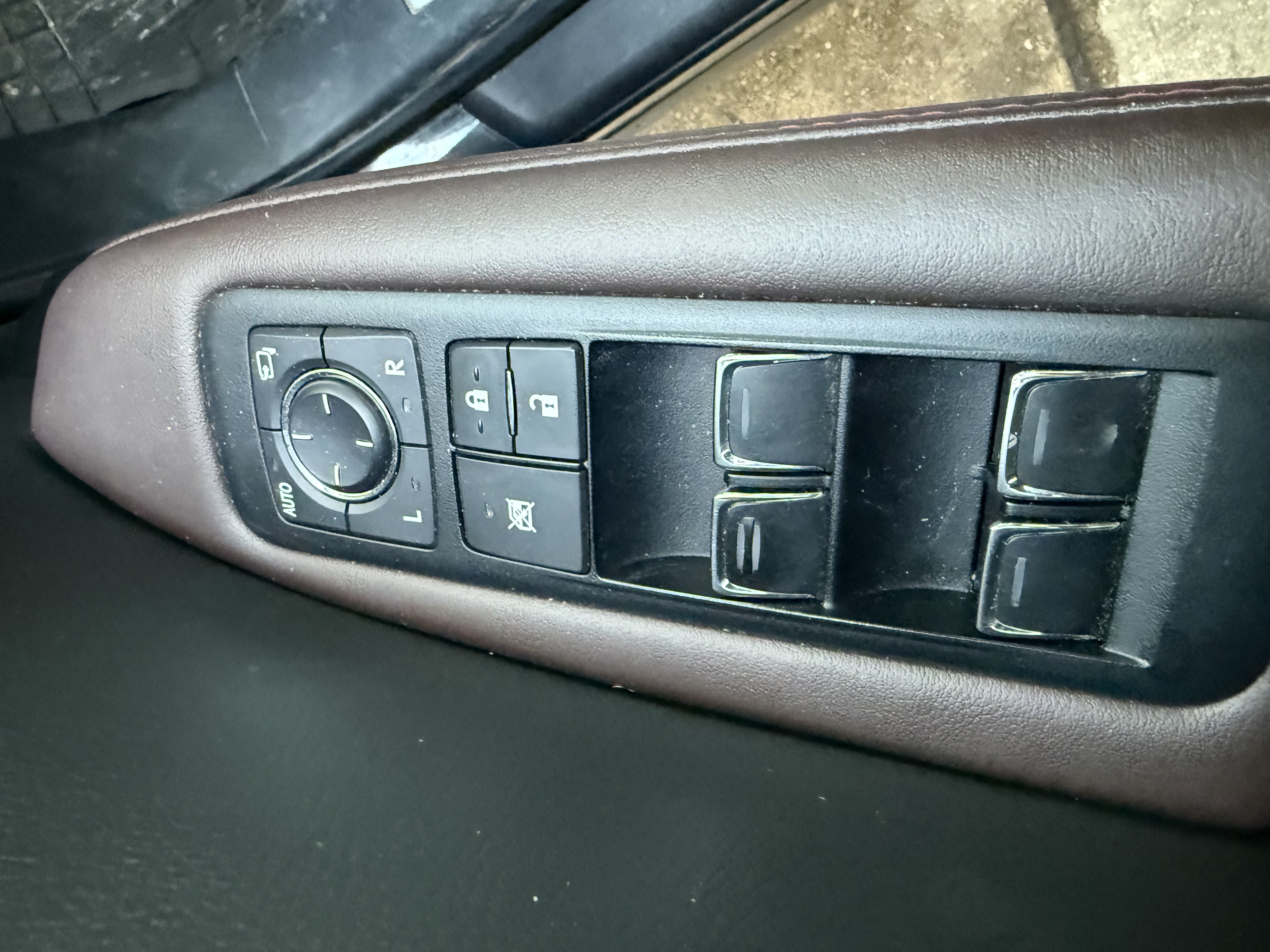 Used 2016 Lexus RX 350 FWD w/ Premium Package image 2