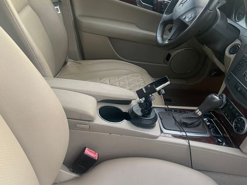 Used 2011 Mercedes-Benz C 300 4MATIC Sedan image 13