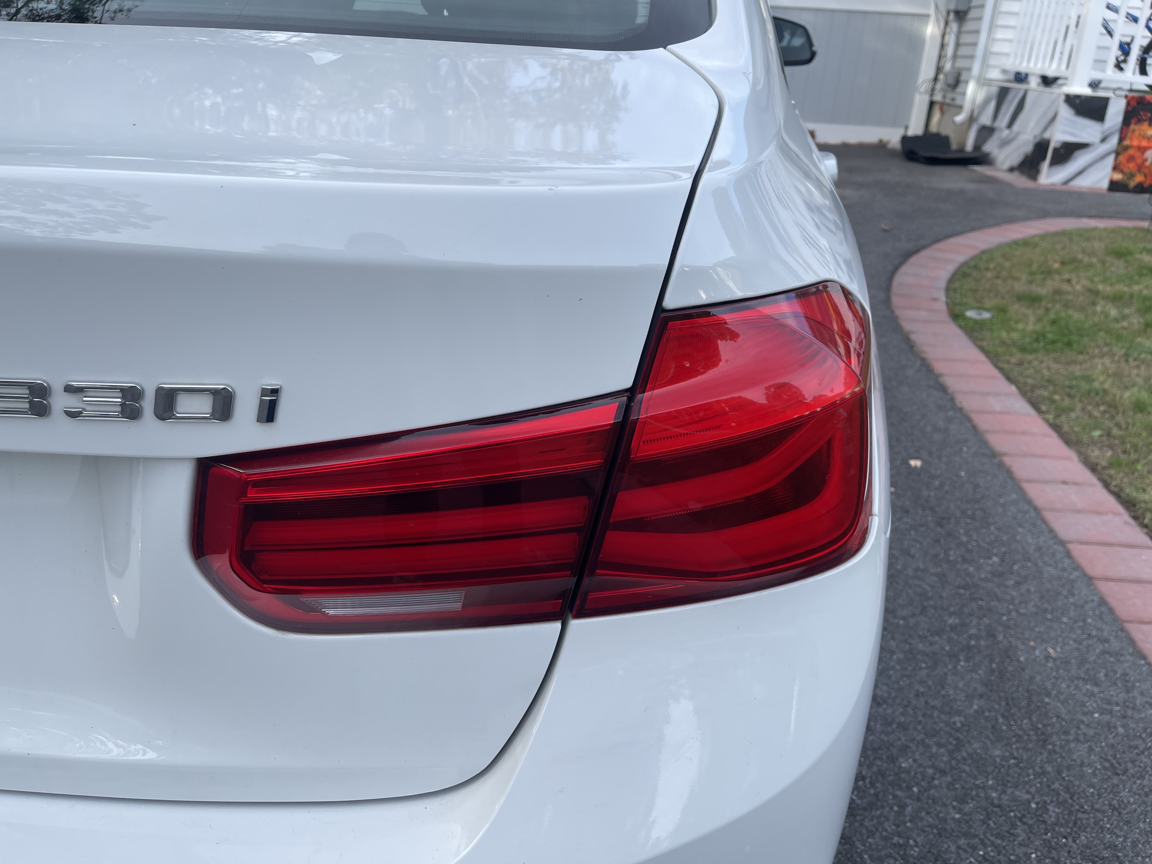 Used 2017 BMW 330i xDrive Sedan AWD/4WD image 6