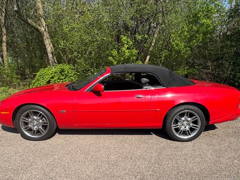 Used 2002 Jaguar XK8 Convertible image 11