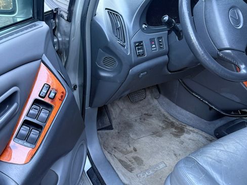 Used 2000 Lexus RX 300 4WD image 4