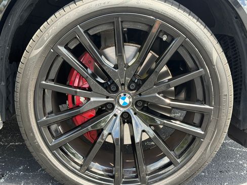 Used 2025 BMW X5 sDrive40i w/ Executive Package image 21