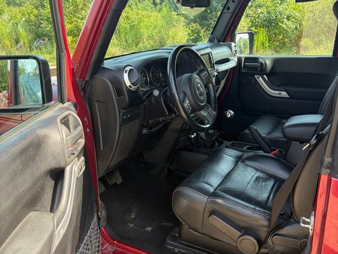 Used 2012 Jeep Wrangler Rubicon w/ PWR Convenience Group AWD/4WD image 5