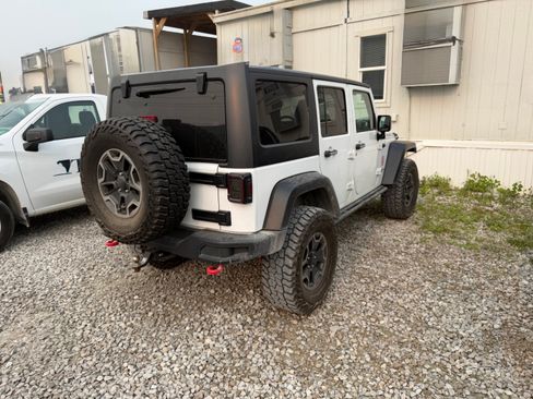 Used 2017 Jeep Wrangler Unlimited Rubicon AWD/4WD image 4