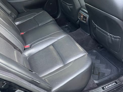 Used 2009 Hyundai Genesis 4.6 w/ Technology Pkg 5 image 15