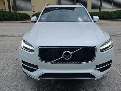 Used 2017 Volvo XC90 T6 Momentum w/ Vision Package image 4