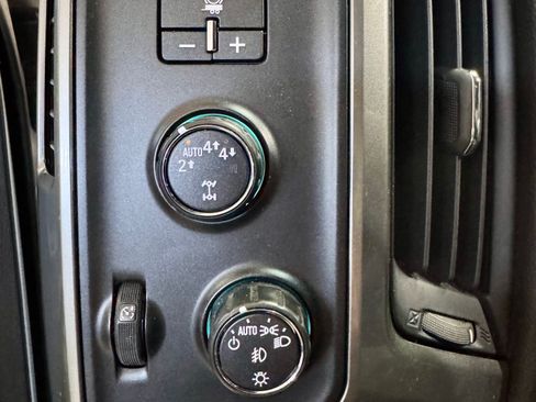 Used 2018 Chevrolet Silverado 1500 LTZ w/ Sport Package image 30