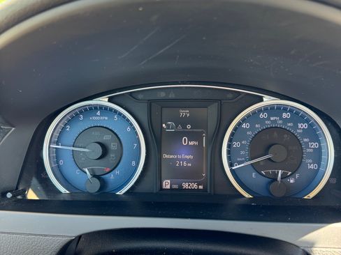 Used 2016 Toyota Camry LE image 15