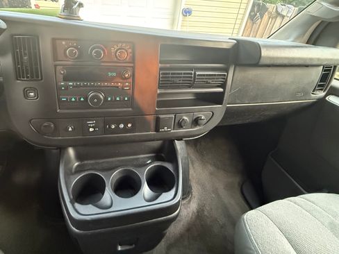 Used 2016 Chevrolet Express 3500 LT w/ LT Preferred Equipment Group RWD image 2