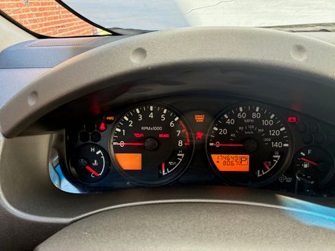 Used 2009 Nissan Xterra Off-Road w/ Tow Pkg AWD/4WD image 10