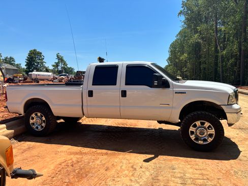 Used 2006 Ford F350 XLT AWD/4WD image 5