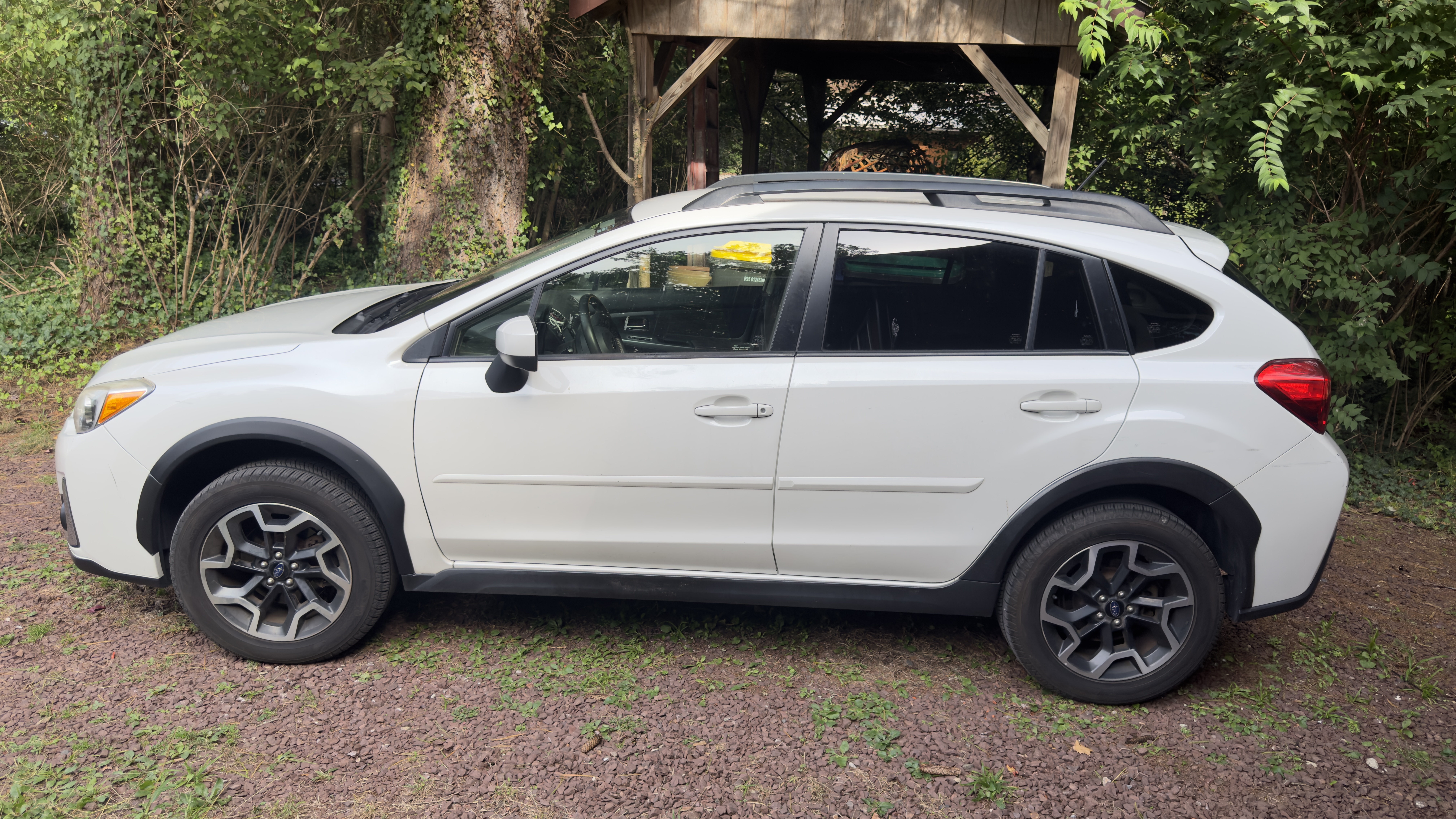 Used 2017 Subaru Crosstrek 2.0i Premium AWD/4WD image 8