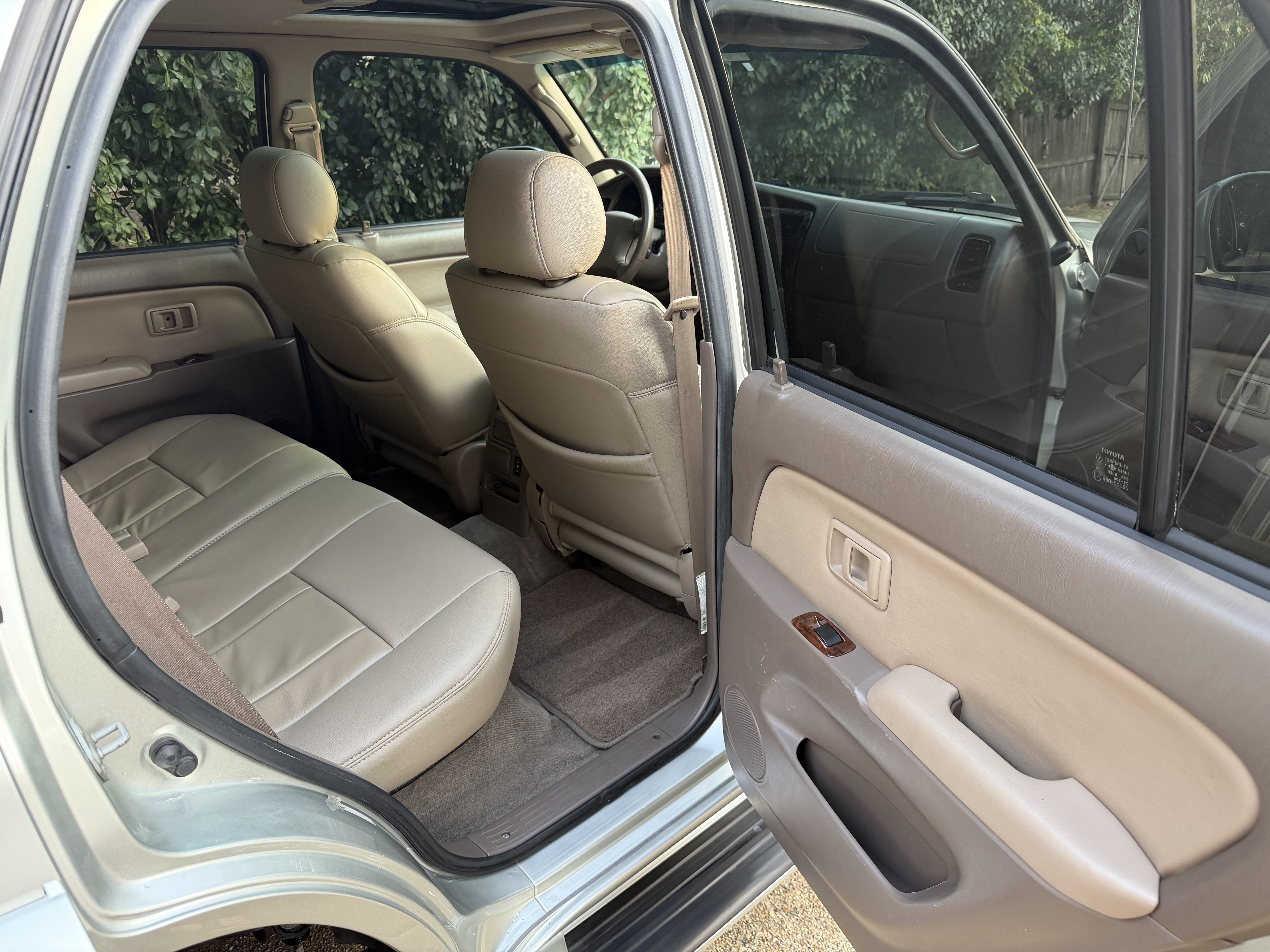 Used 2000 Toyota 4Runner Limited AWD/4WD image 21