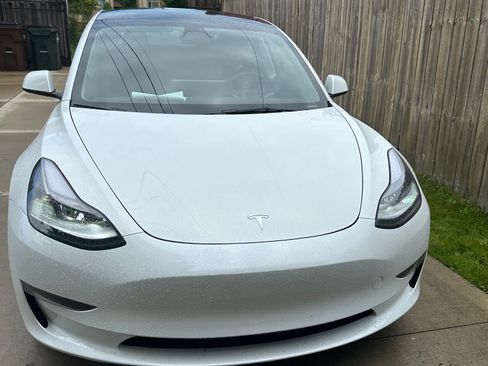 Used 2023 Tesla Model 3 Standard Range RWD image 1