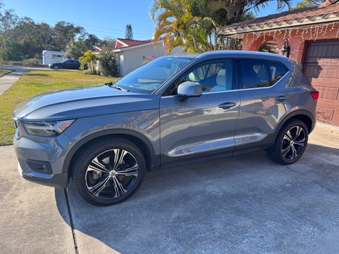 Used 2020 Volvo XC40 T4 Inscription w/ Protection Package Premier image 4