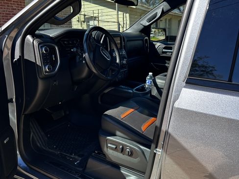 Used 2022 GMC Sierra 1500 AT4 w/ AT4 Premium Package image 11