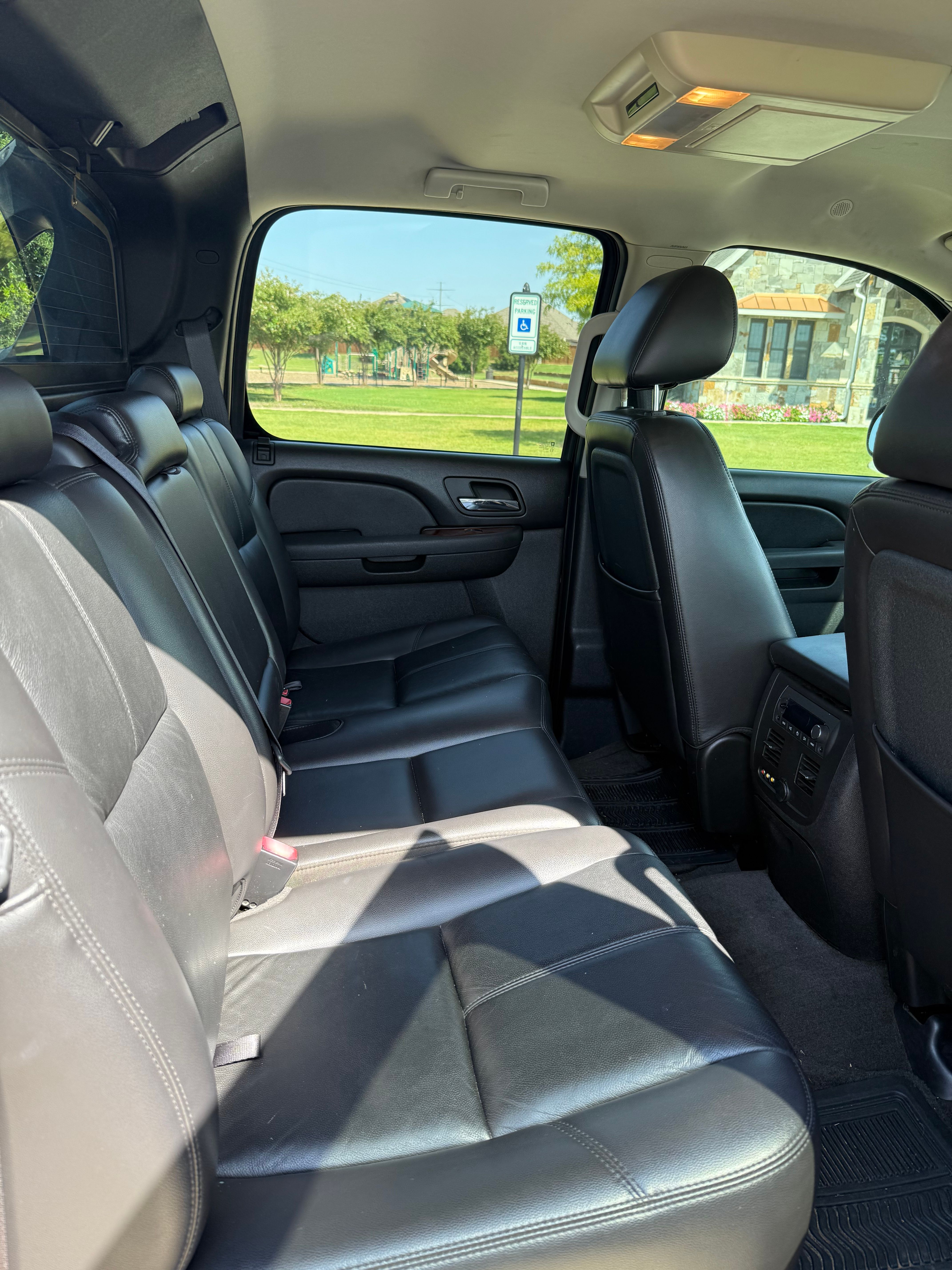 Used 2010 Chevrolet Avalanche LT w/ Luxury Package AWD/4WD image 18