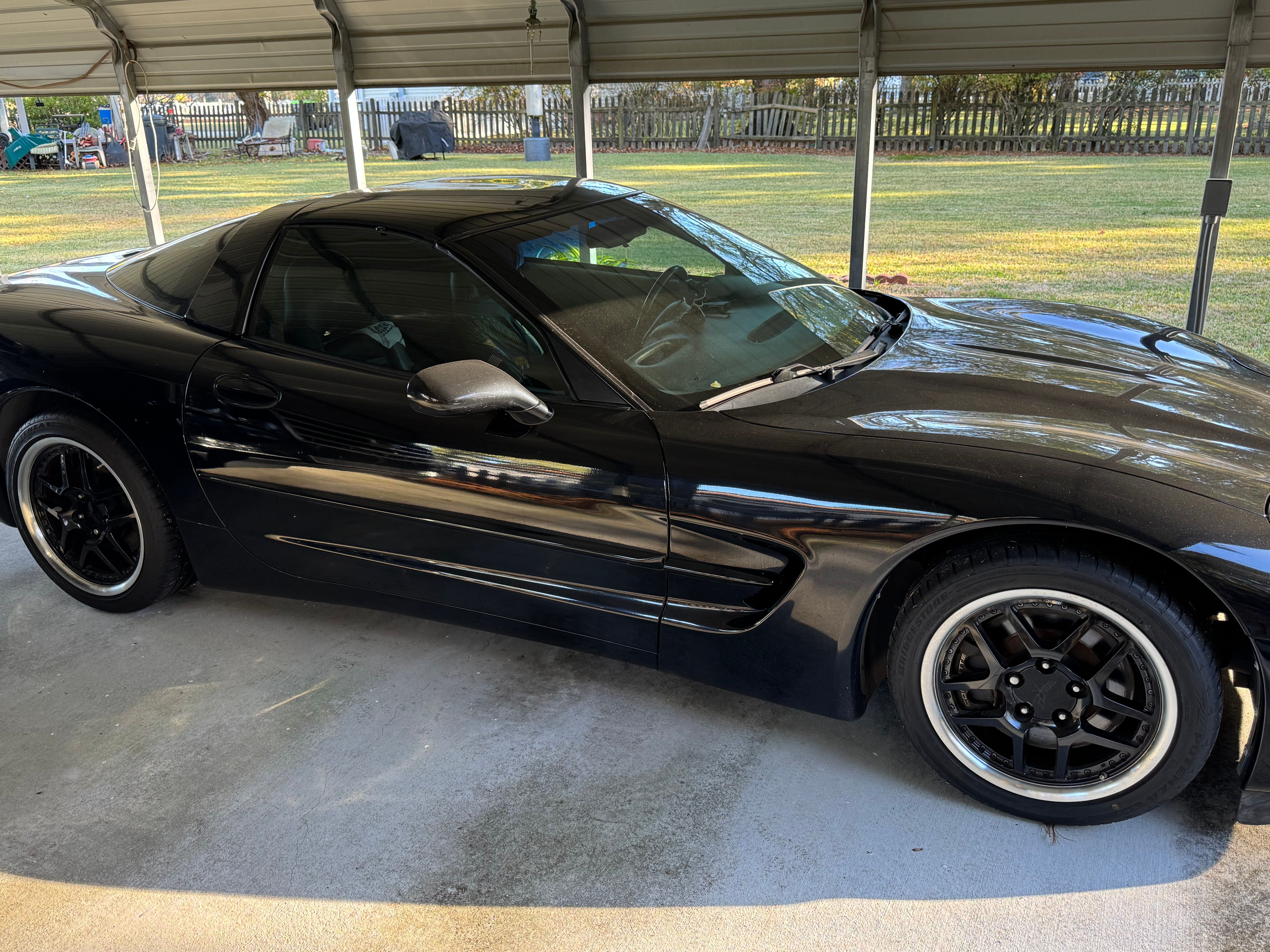 Used 2000 Chevrolet Corvette Coupe w/ Roof Pkg RWD image 9
