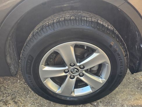 Used 2015 Toyota RAV4 XLE image 9