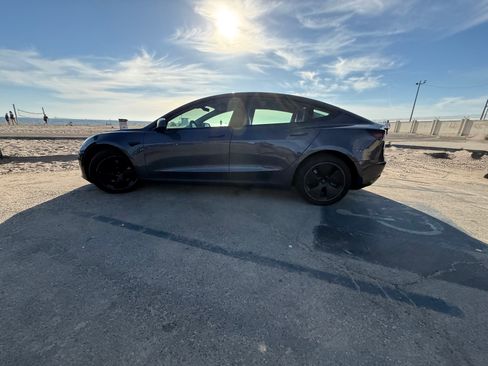 Used 2023 Tesla Model 3 Standard Range RWD image 2