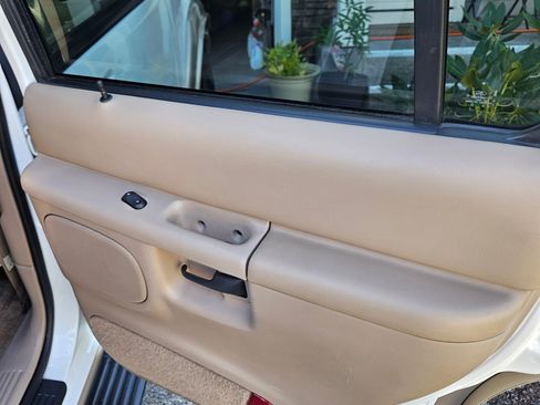 Used 2000 Ford Explorer Eddie Bauer AWD/4WD image 15