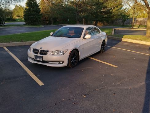 Used 2013 BMW 328i Convertible image 9