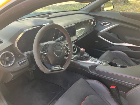 Used 2018 Chevrolet Camaro ZL1 RWD image 8