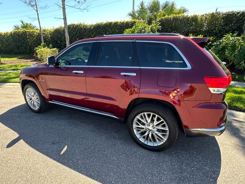 Used 2017 Jeep Grand Cherokee Summit image 2