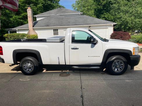 Used 2013 Chevrolet Silverado 1500 W/T RWD image 16