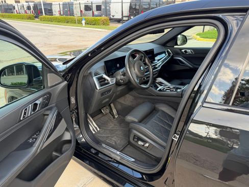 Used 2024 BMW X6 xDrive40i w/ Premium Package image 10