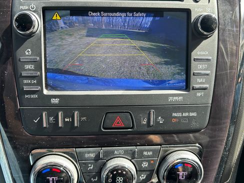 Used 2015 Buick Enclave Leather image 10