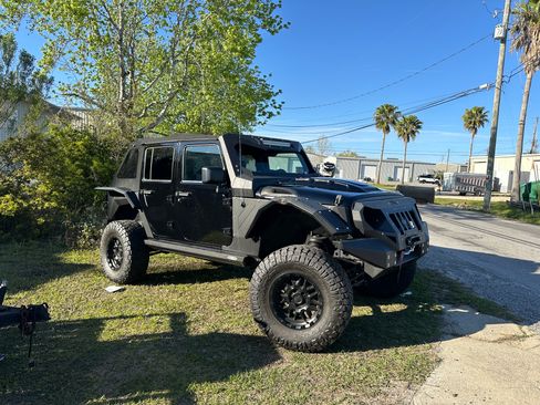 Used 2015 Jeep Wrangler Unlimited Rubicon AWD/4WD image 6