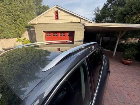 Used 2016 Volkswagen Touareg Sport image 10