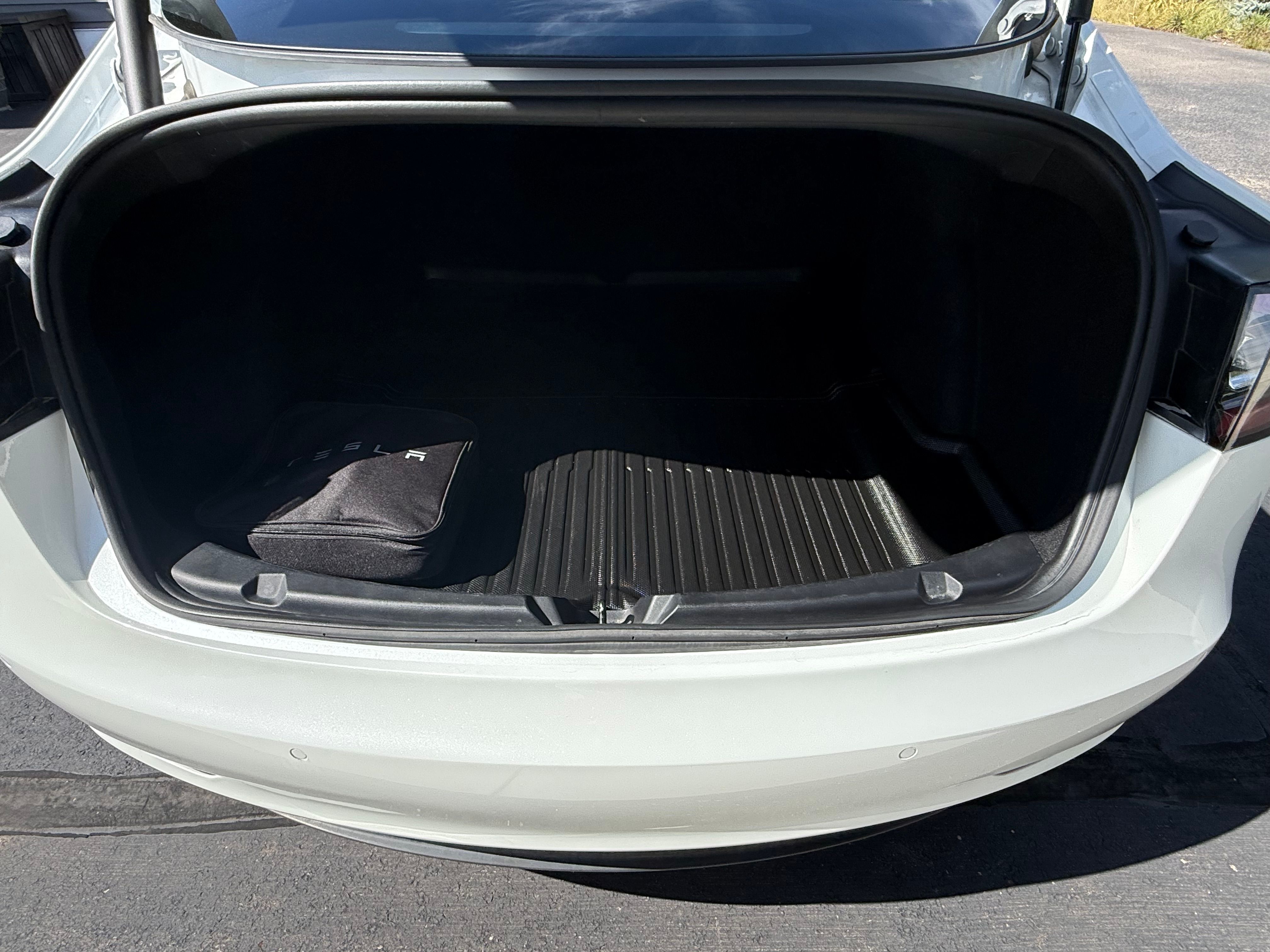Used 2022 Tesla Model 3 Long Range AWD/4WD image 11