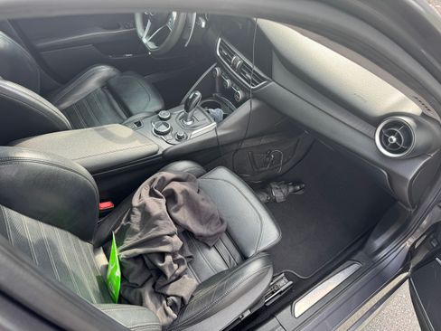 Used 2019 Alfa Romeo Giulia Ti Sport w/ Quick Order Package 22U Sport RWD image 8