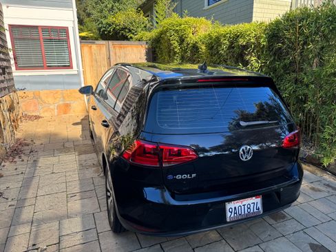 Used 2016 Volkswagen e-Golf SEL Premium image 5