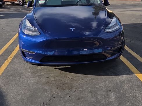Used 2021 Tesla Model Y 2WD image 4