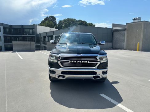 Used 2019 RAM 1500 Laramie AWD/4WD image 2