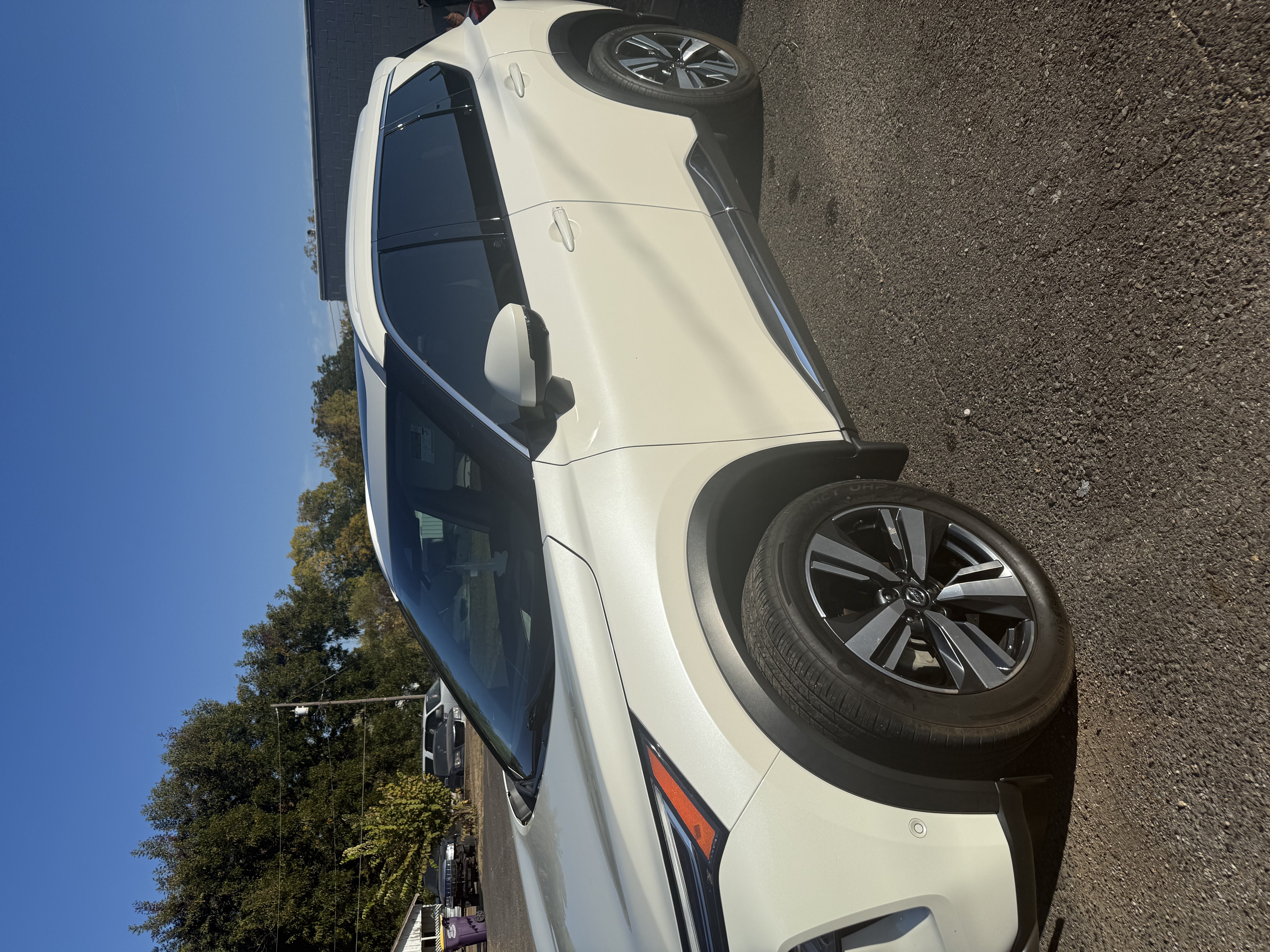 Used 2021 Nissan Rogue Platinum FWD image 1