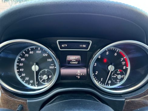 Used 2014 Mercedes-Benz GL 450 4MATIC image 11