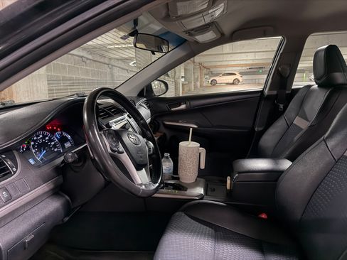 Used 2012 Toyota Camry LE image 10