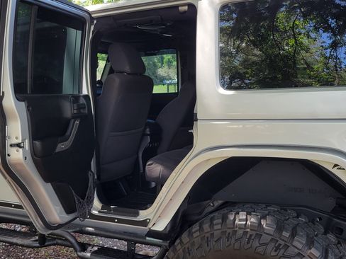 Used 2012 Jeep Wrangler Unlimited Sport AWD/4WD image 29