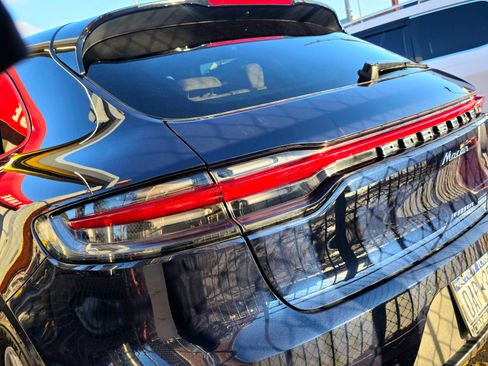 Used 2020 Porsche Macan image 13