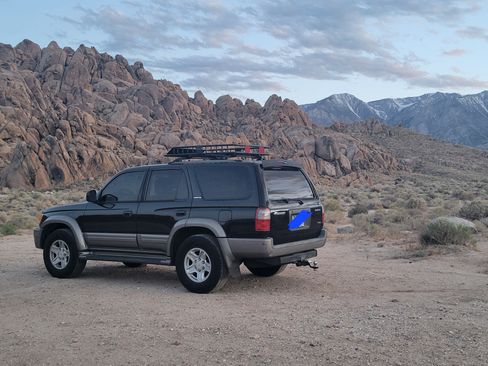 Used 2000 Toyota 4Runner Limited RWD image 15