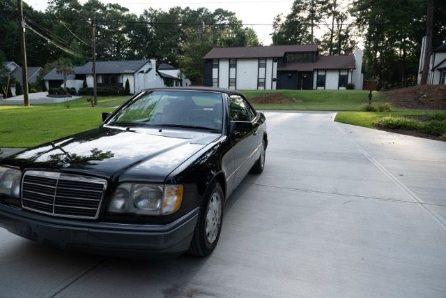Used 1995 Mercedes-Benz E 320 Convertible image 4